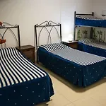 Ostello International Surf Camp Only Surf *