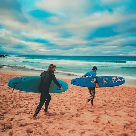 International Surf Camp Only Surf Vandrarhem