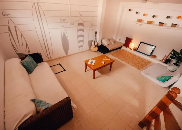 International Surf Camp Only Surf بيت شباب كوراليهو