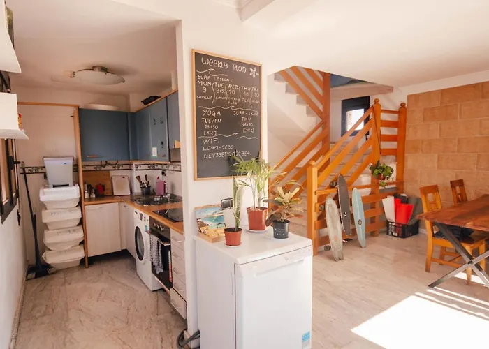 International Surf Camp Only Surf بيت شباب *