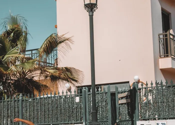 International Surf Camp Only Surf بيت شباب كوراليهو