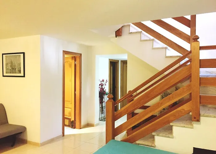 بيت شباب International Surf Camp Only Surf