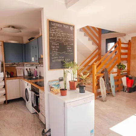 International Surf Camp Only Surf Vandrerhjem *