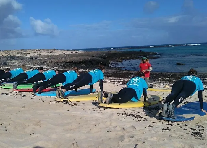 אכסניה International Surf Camp Only Surf קורלחו