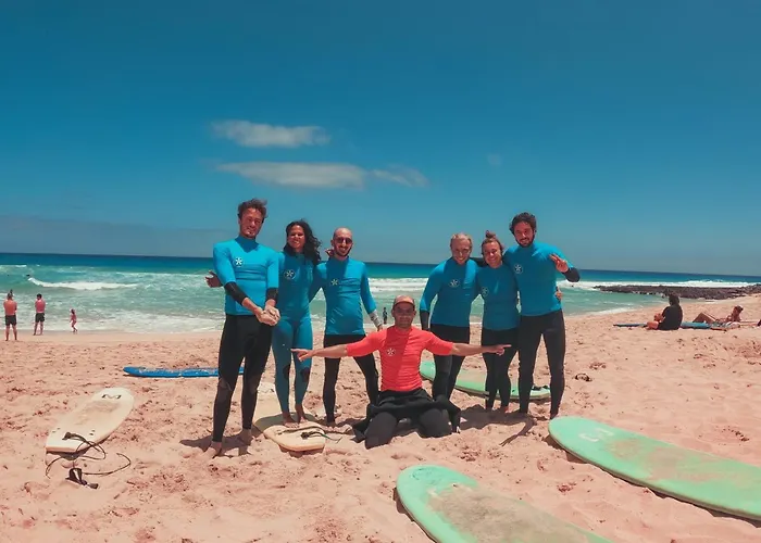 International Surf Camp Only Surf אכסניה